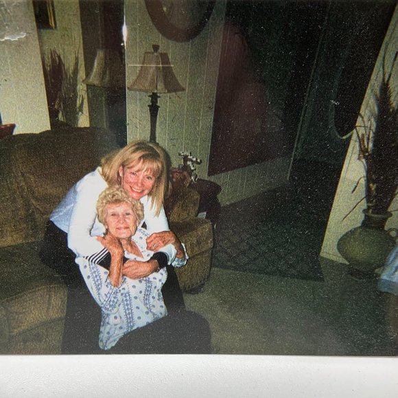 Meet your Posher, Brenda - Picture 2 of 12